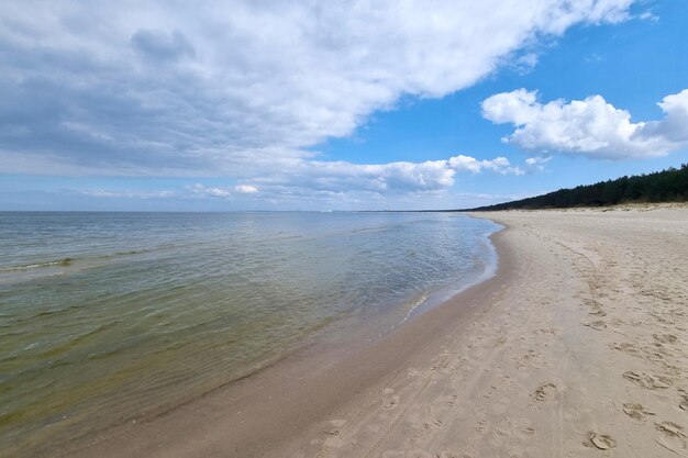 Cielo blu e splendide viste sul mare