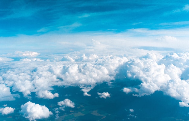 Cielo blu nuvole bianche sfondo cielo