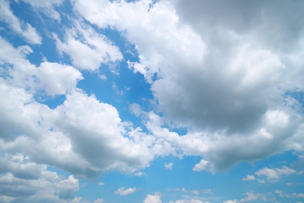 Cielo blu profondo