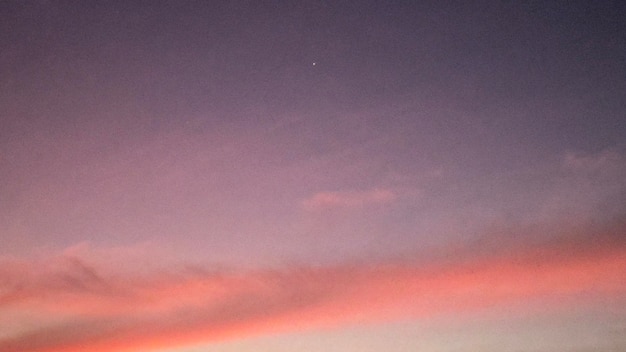 Cielo di colori carini al mattino