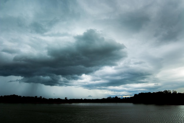 Cielo di tempesta di tuono Nubi di pioggia