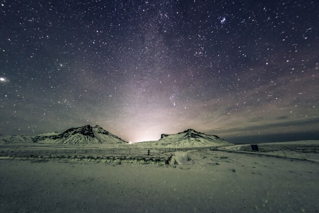 Cielo notturno con la Via Lattea