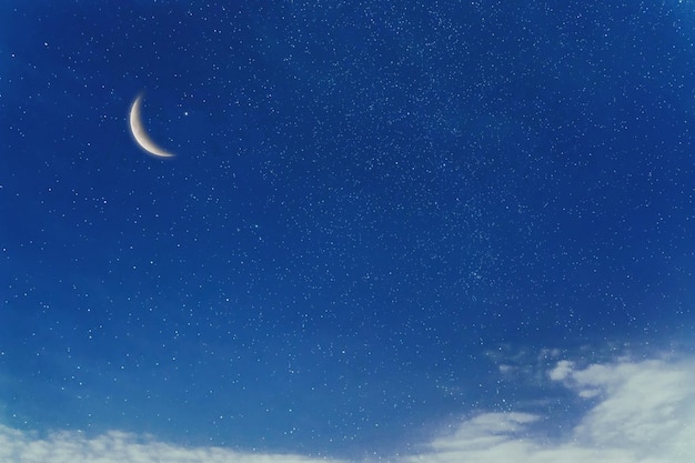 Cielo notturno e luna, stelle, celebrazione del Ramadan Kareem