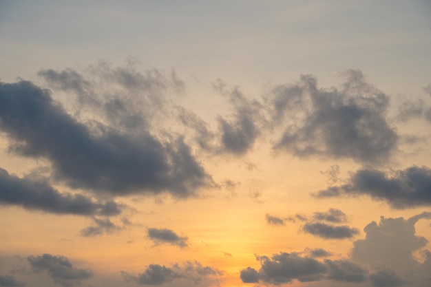 Cielo nuvola cinematografica Cielo naturale bellissimo e cinematografico sfondo texture tramonto