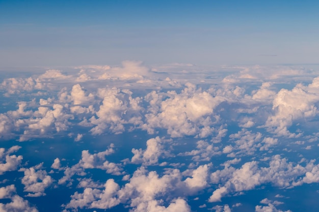 Cielo panoramico con nuvole