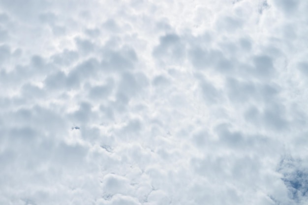 Cielo pieno di incredibili nubi di stratocumuli