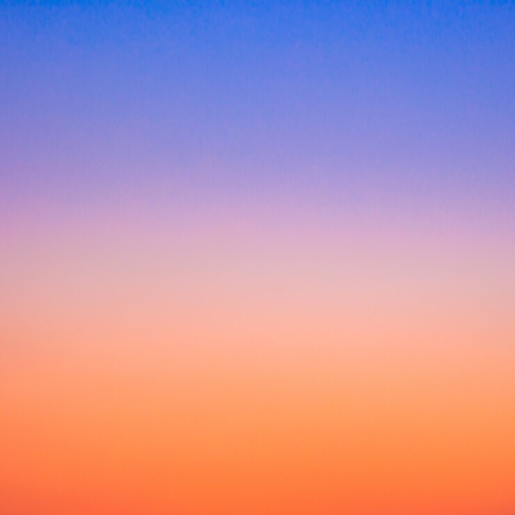 Cielo sereno al tramonto e bel tramonto