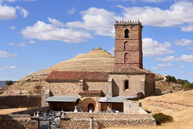 Cimitero e chiesa di Santa Maria del Rey ad Atienza provincia di Guadalajara Castiglia La Mancha Spagna