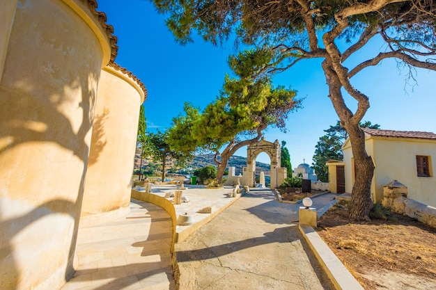 Cimitero greco-ortodosso nel villaggio di Lefkes