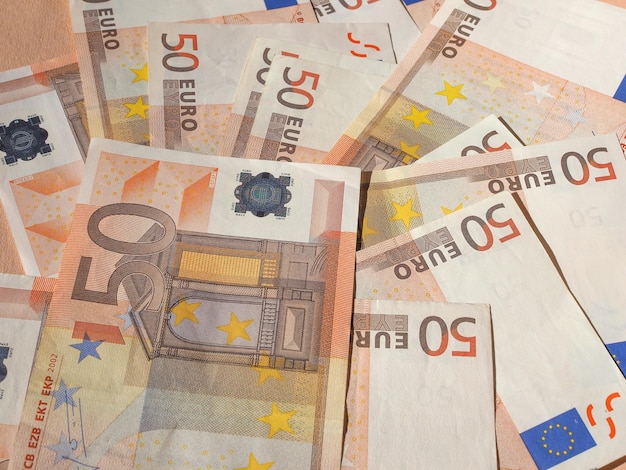 Cinquanta banconote in euro valuta dell'Unione europea