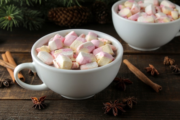 Cioccolata calda di Natale con marshmallow