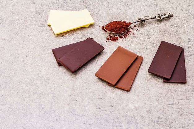 Cioccolato assortito con diverso contenuto di cacao