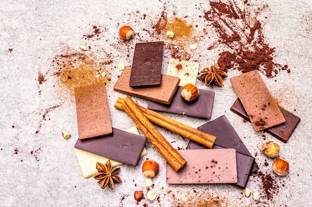 Cioccolato assortito con diverso contenuto di cacao