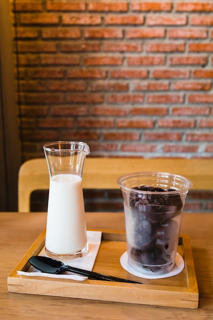 cioccolato ghiacciato con latte fresco