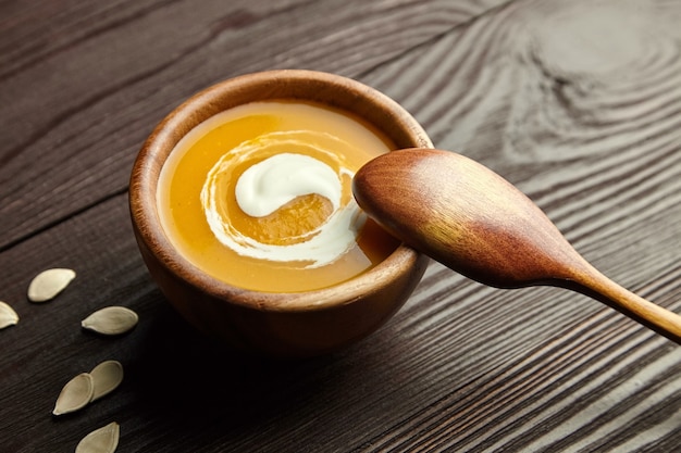 Ciotola con crema di zucca