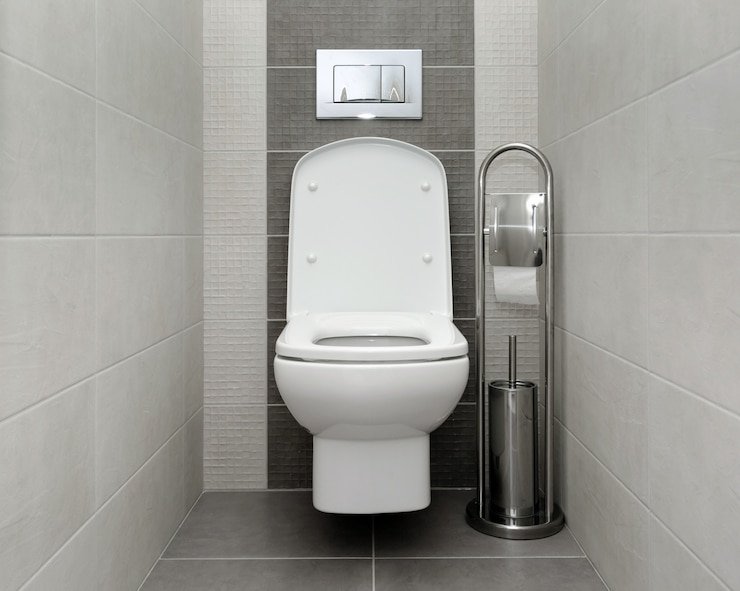 Foto ciotola da bagno bianca aperta in un bagno moderno