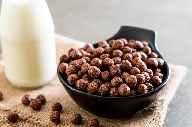 ciotola di cereali al cioccolato