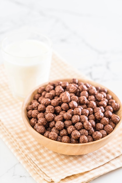 ciotola di cereali al cioccolato