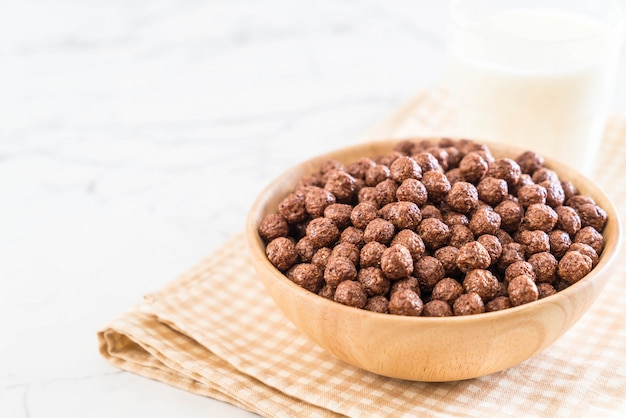 ciotola di cereali al cioccolato