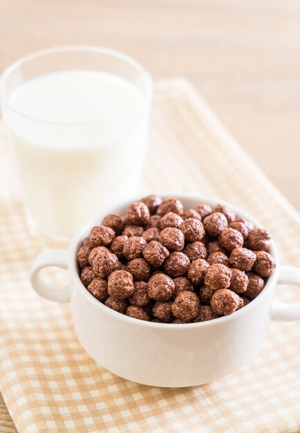 ciotola di cereali al cioccolato