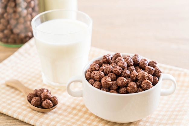 ciotola di cereali al cioccolato