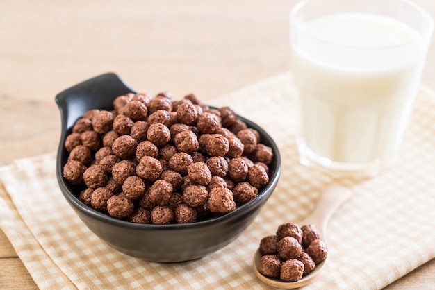 ciotola di cereali al cioccolato