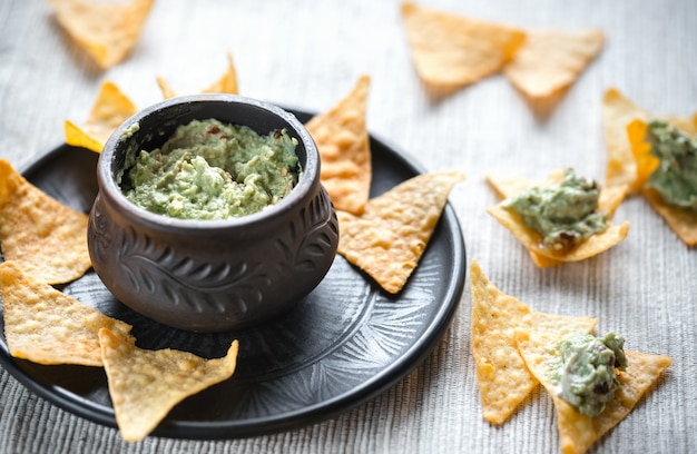 Ciotola di humacus di guacamole