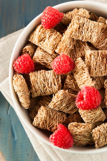 ciotola di muesli con frutta