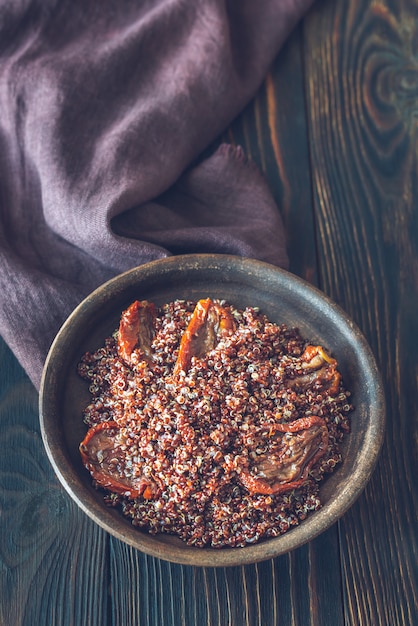 Ciotola di quinoa rossa