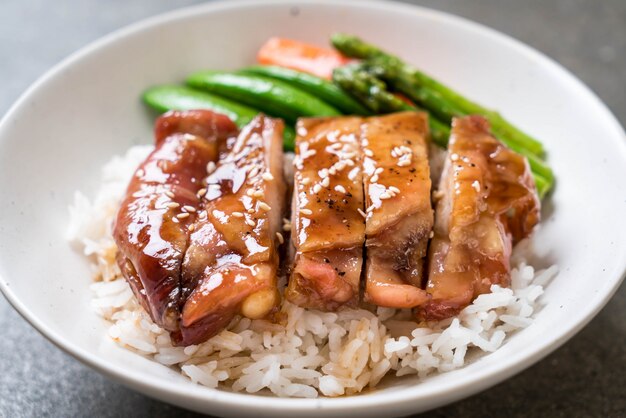 ciotola di riso pollo teriyaki