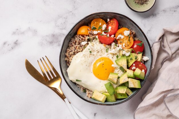 Ciotola per la colazione all'avocado