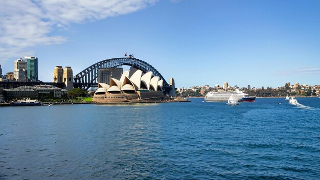 Circular Quay e Opera House Sydney Australia Sydney opera house con traghetti in avanti