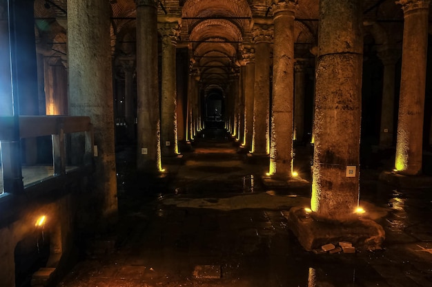 Cisterna sotterranea di Yerebatan a Istanbul