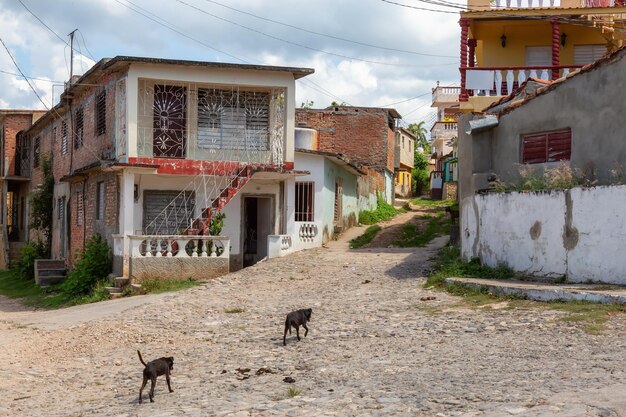 Città cubana durante una vibrante giornata di sole Trinidad Cuba