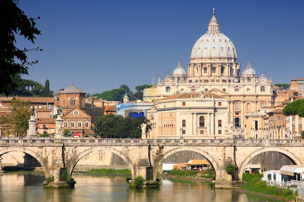 Città del Vaticano dal Ponte Umberto I a Roma Italia