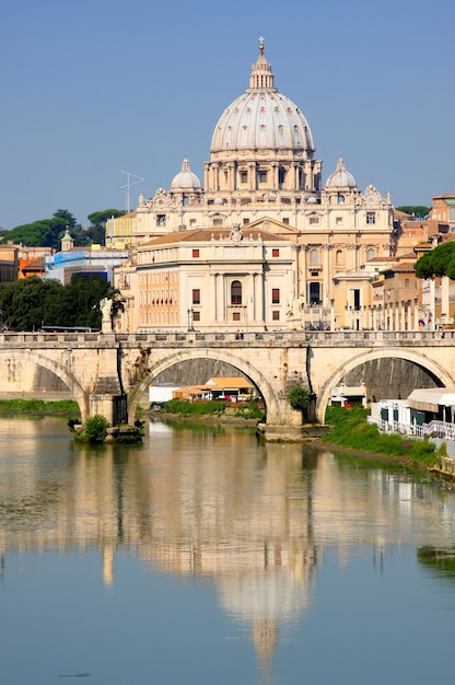 Città del Vaticano dal Ponte Umberto I a Roma Italia