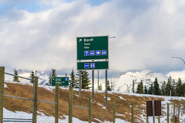 Città di Banff cartello stradale Transcanada uscita autostradale Parco Nazionale di Banff Montagne Rocciose Canadesi Canada