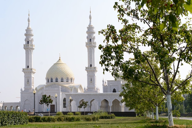 Città di Bolgar, Tatarstan, Russia: moschea bianca