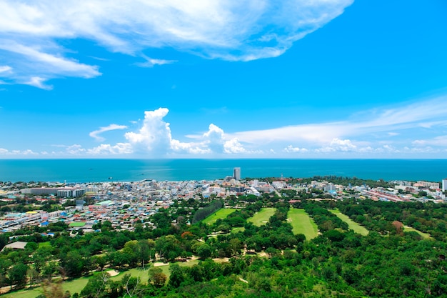 Città di Hua Hin da punto panoramico al fuoco del lek di Hin moutain, Hua Hin, Tailandia