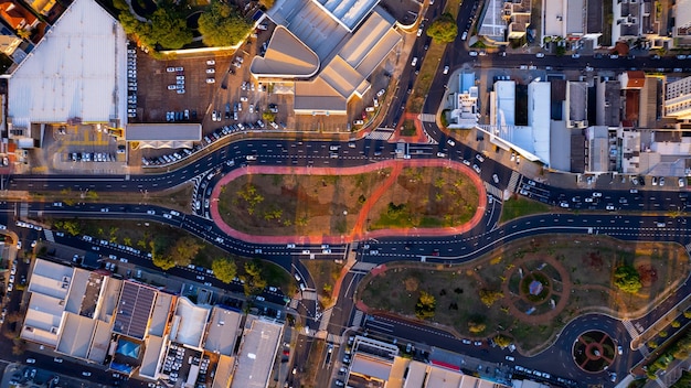 Città di Ribeirao Preto Av Joao Fiusa edifici immagine drone e con grande traffico di automobili