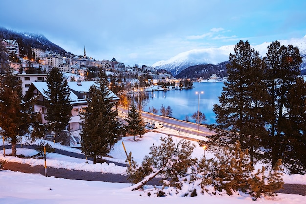 Città di Saint Moritz nella stagione invernale