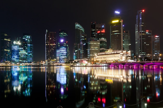 Città di Singapore di notte