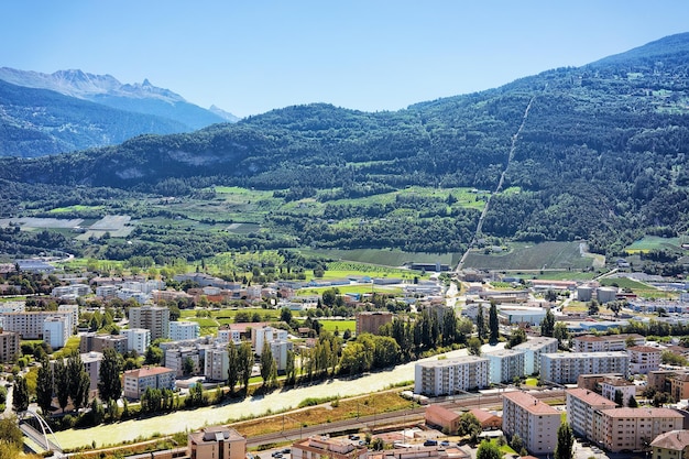 Città di Sion con il fiume Rodano, capitale del Canton Vallese, Svizzera.