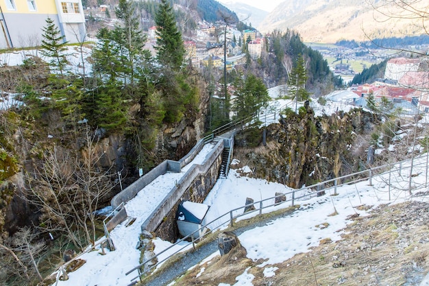 Città sciistica Bad Gastein in inverno montagne innevate Austria Land Salzburg Alpi austriache natura e sfondo sportivo