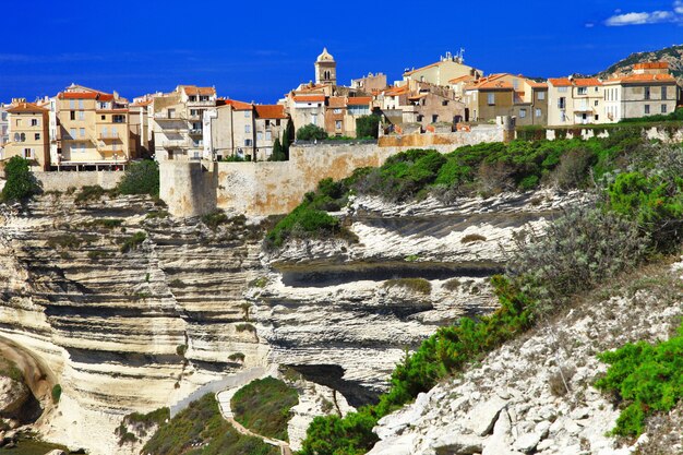 città unica sulle rocce in Corsica