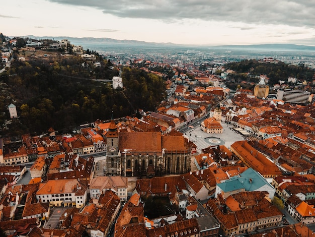 Città vecchia di Brasov e la piazza del municipio in Transilvania Romania Piazza del Consiglio