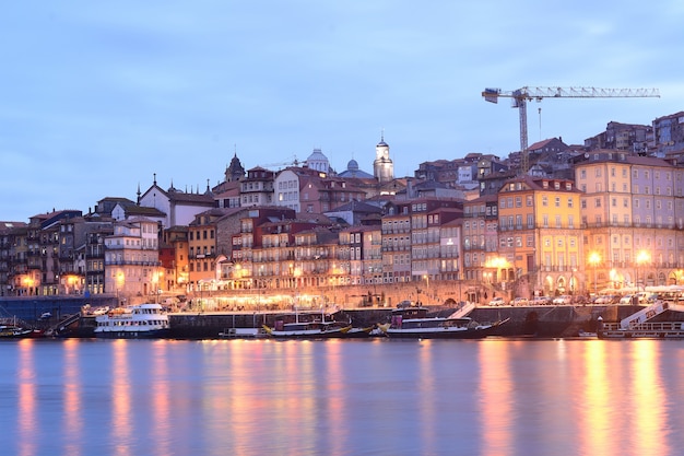 Città vecchia di Oporto e fiume Douro, Portogallo