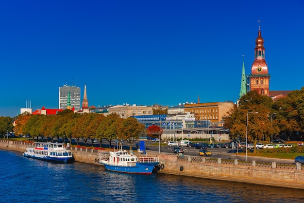 Città Vecchia e fiume Daugava Riga Lettonia