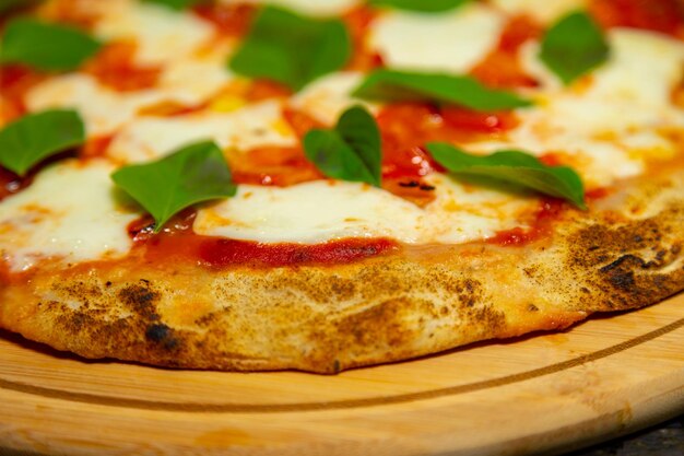 Classica pizza margherita classificata come l'originale vera pizza italiana