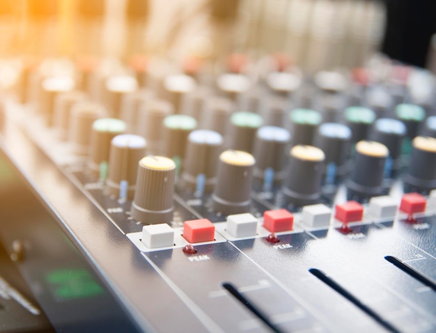 Close-up del mixer sonoro
